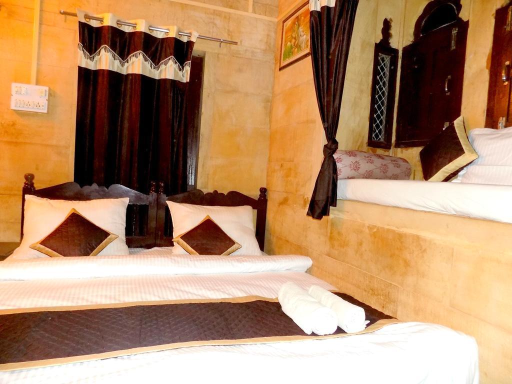 Hotel Fotiya Jaisalmer Exteriör bild