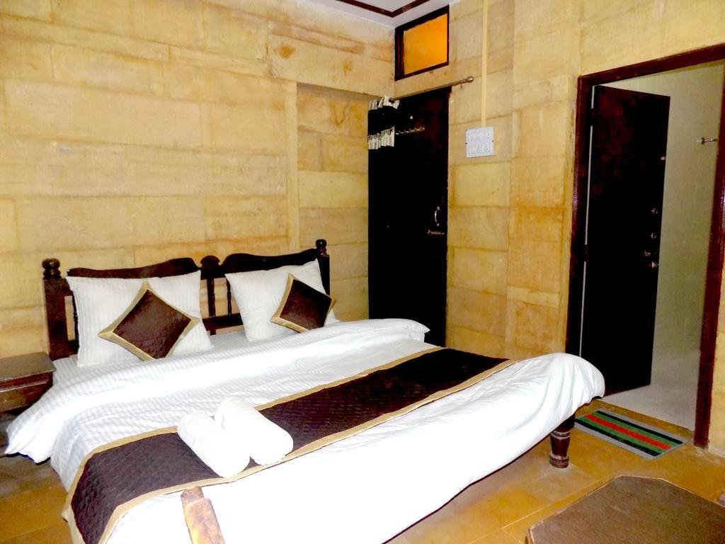 Hotel Fotiya Jaisalmer Exteriör bild