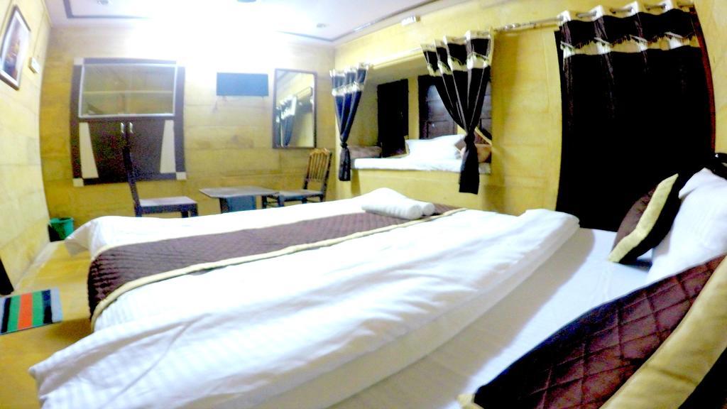 Hotel Fotiya Jaisalmer Exteriör bild