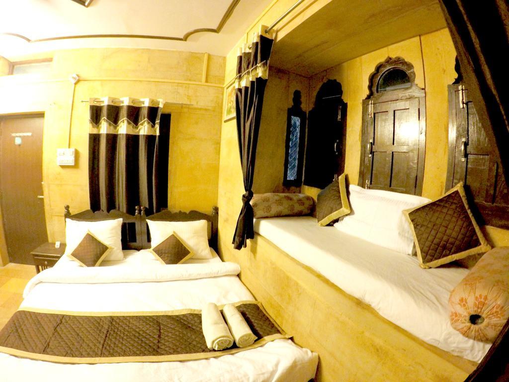 Hotel Fotiya Jaisalmer Exteriör bild