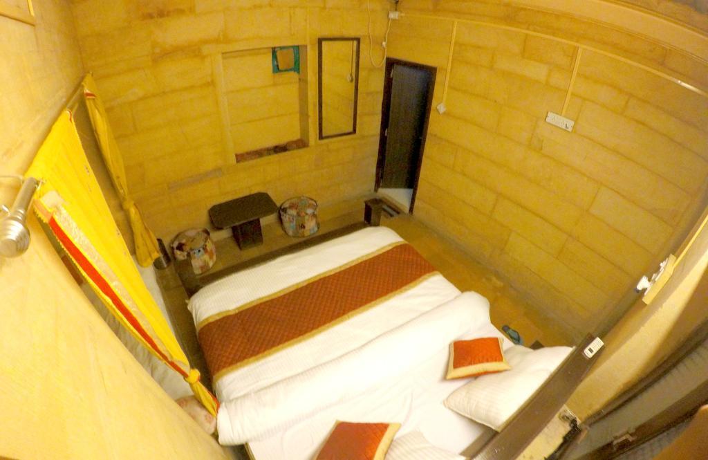Hotel Fotiya Jaisalmer Exteriör bild