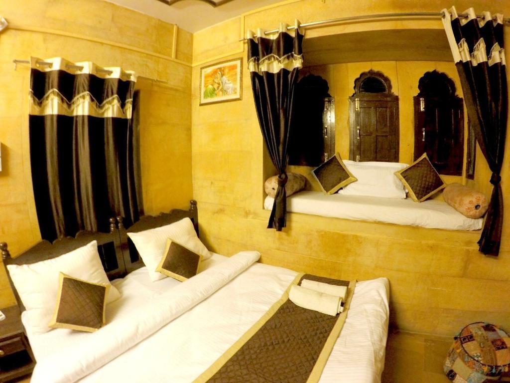 Hotel Fotiya Jaisalmer Exteriör bild