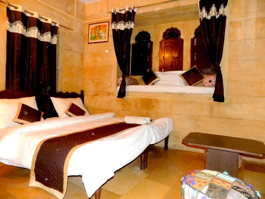 Hotel Fotiya Jaisalmer Exteriör bild