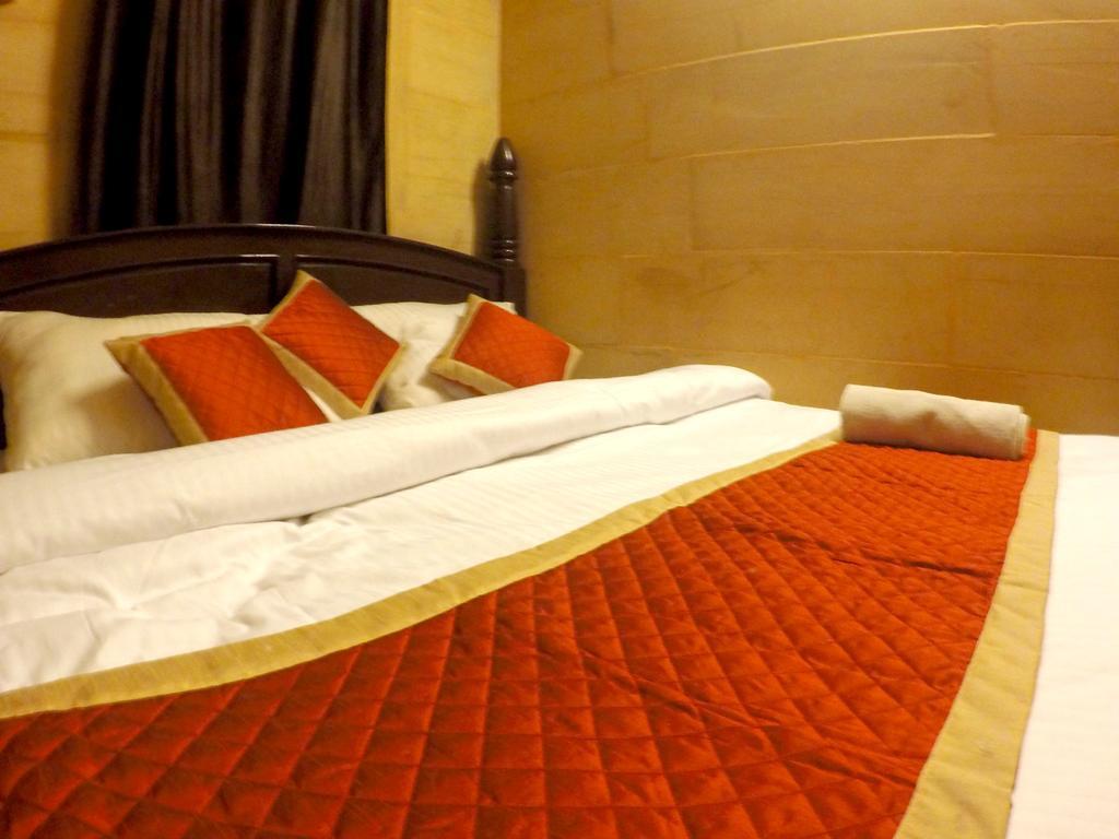 Hotel Fotiya Jaisalmer Exteriör bild