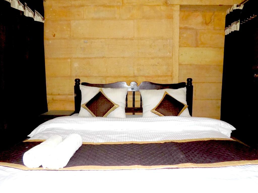 Hotel Fotiya Jaisalmer Exteriör bild