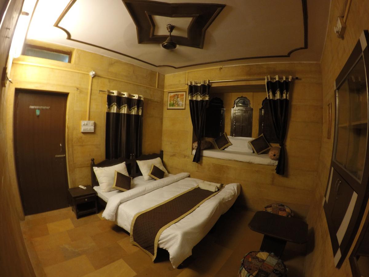 Hotel Fotiya Jaisalmer Exteriör bild
